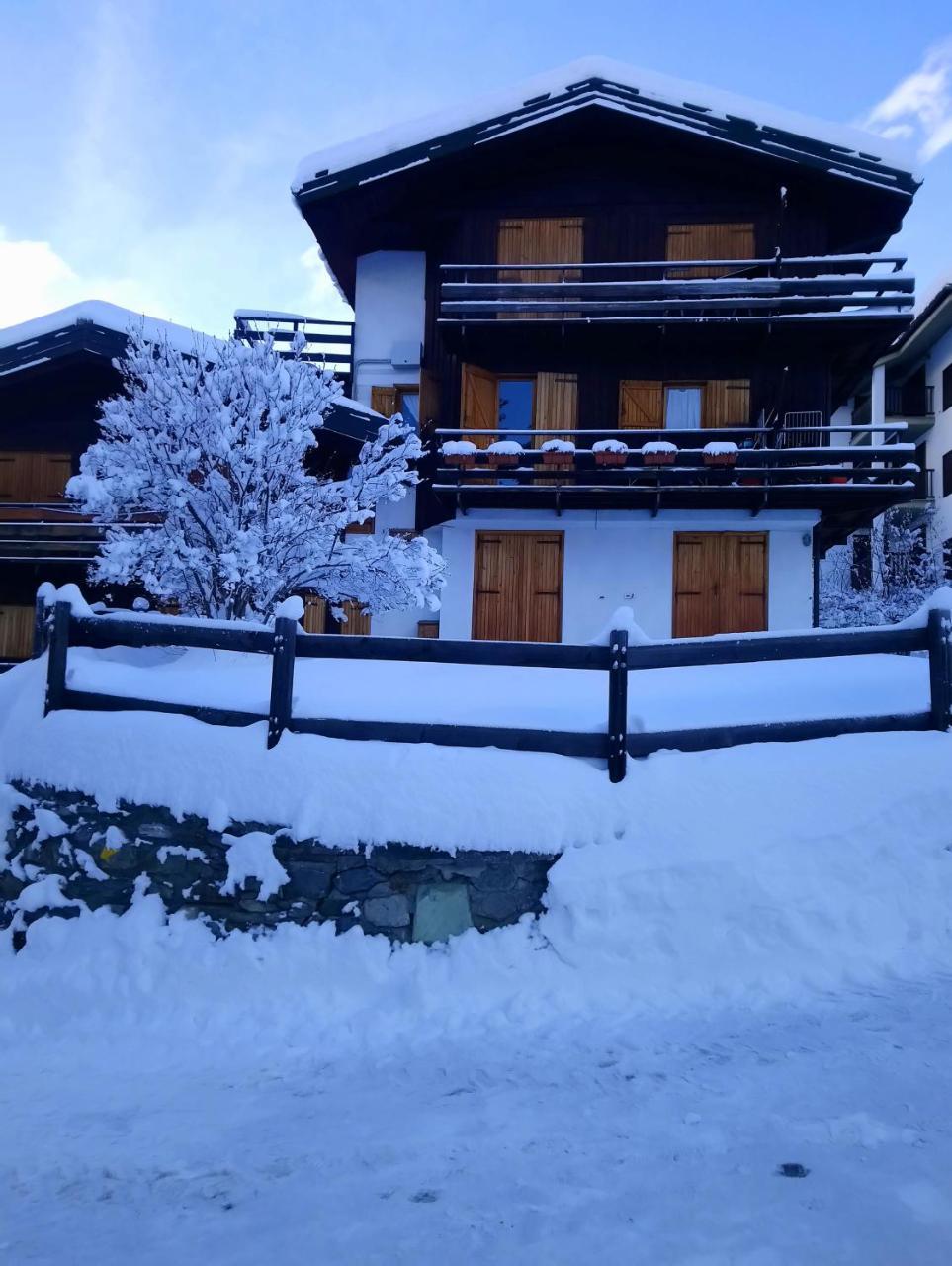 ヴァルトゥルナンシュCervinia-Valt Sport & Relax Houseアパートメント エクステリア 写真
